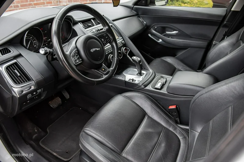 Jaguar E-Pace 6