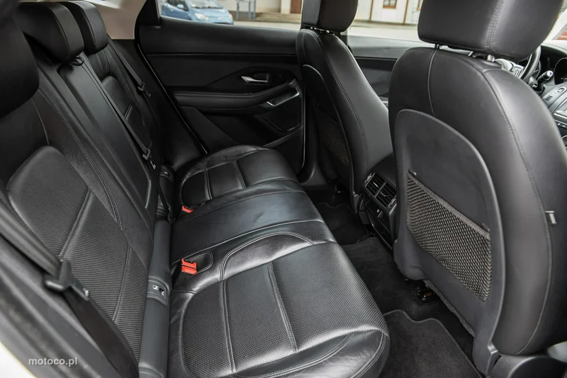 Jaguar E-Pace 8