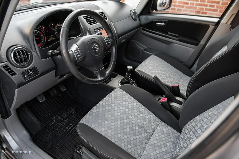 Suzuki SX4 6