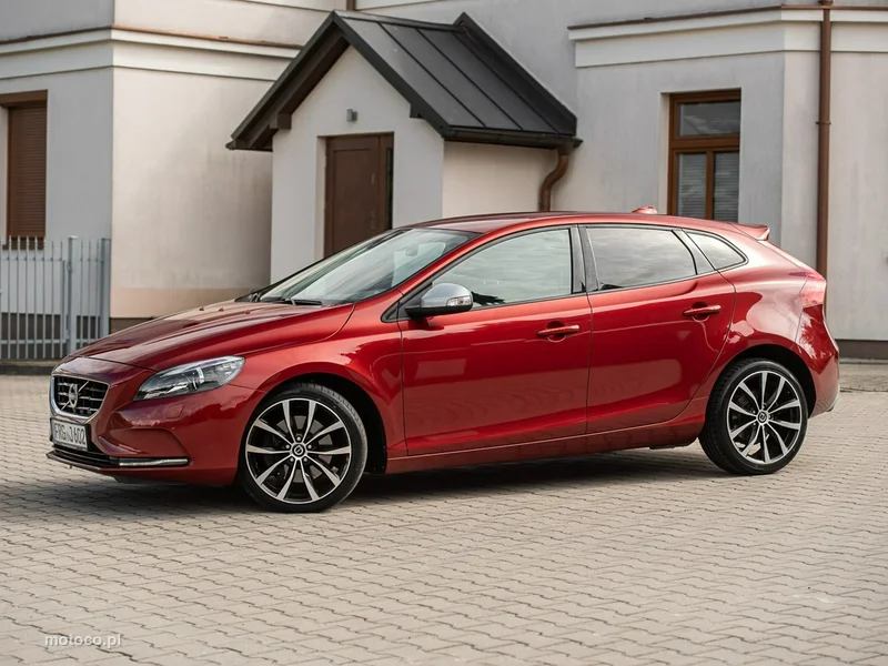 Volvo V40 12