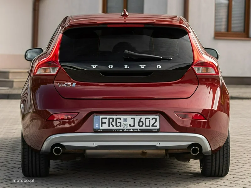 Volvo V40 15