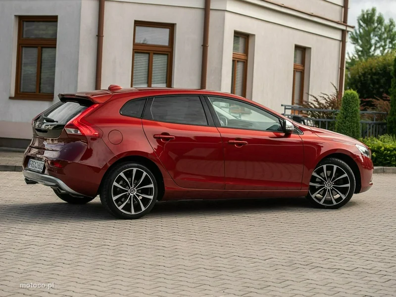 Volvo V40 17
