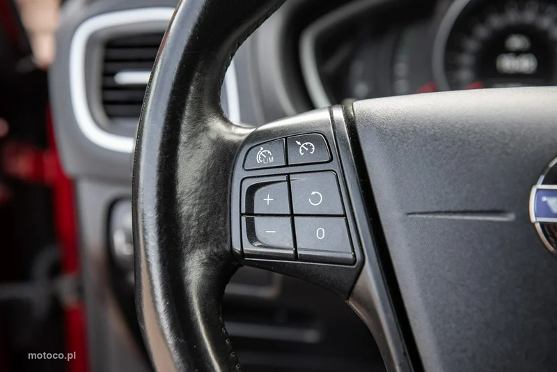 Volvo V40 23