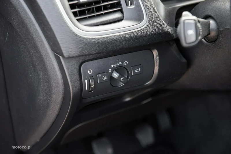 Volvo V40 25