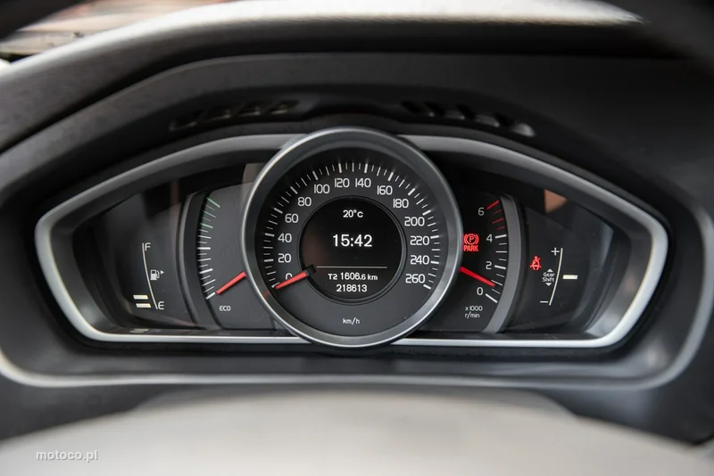 Volvo V40 32