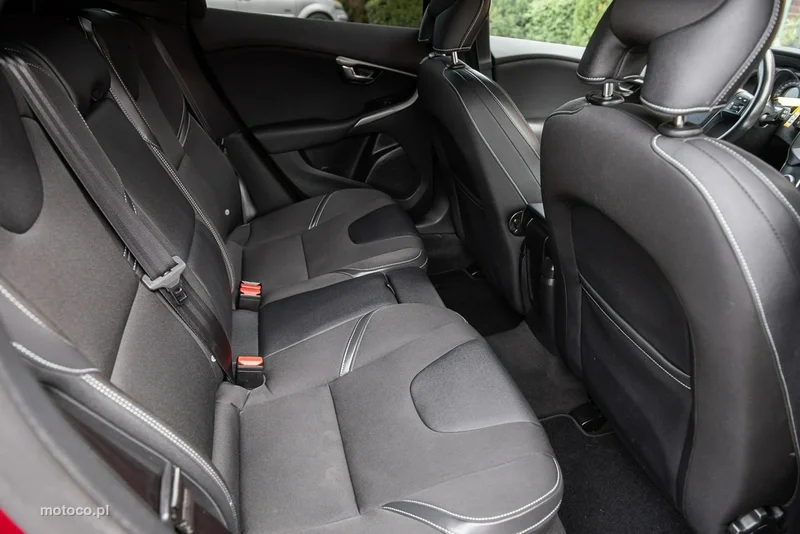 Volvo V40 8
