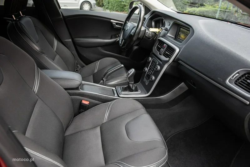 Volvo V40 9