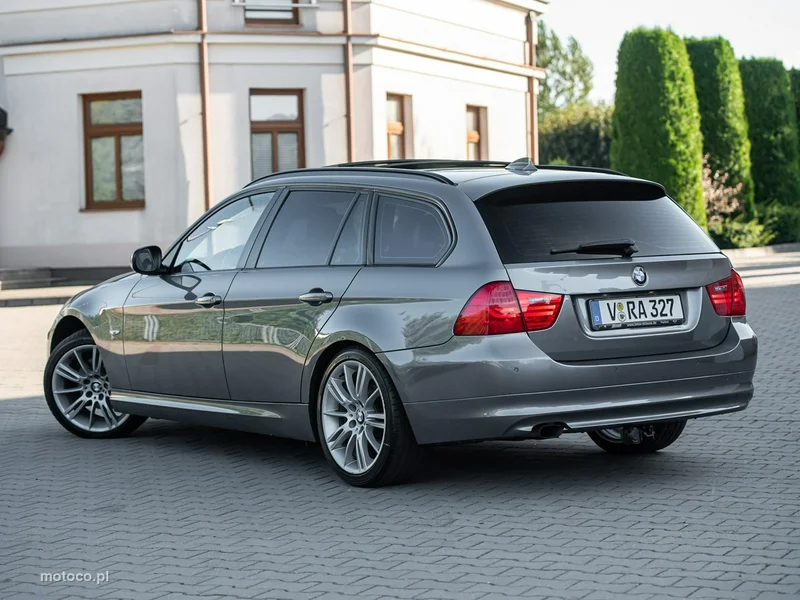 BMW Seria 3 E90 320 15