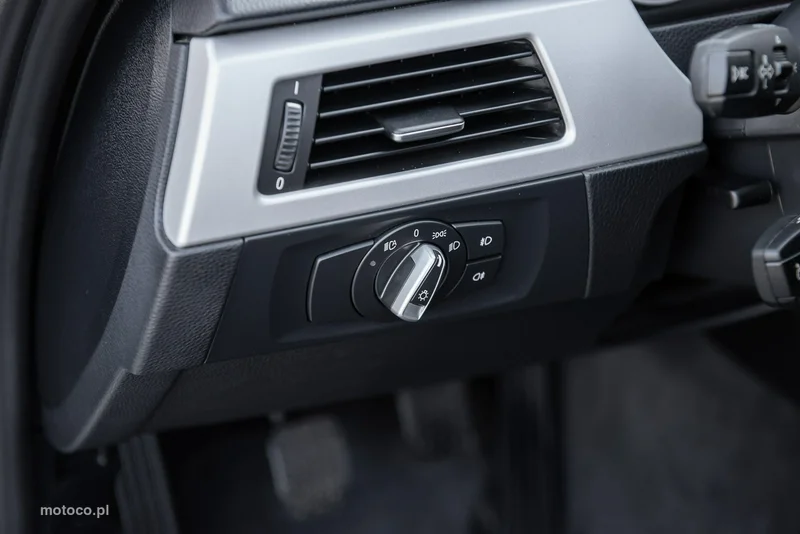 BMW Seria 3 E90 320 26