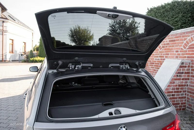 BMW Seria 3 E90 320 27