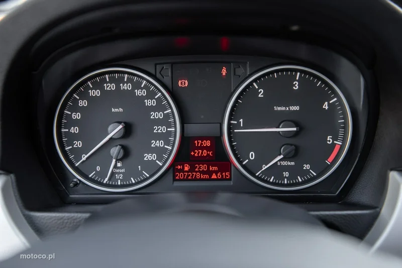 BMW Seria 3 E90 320 31