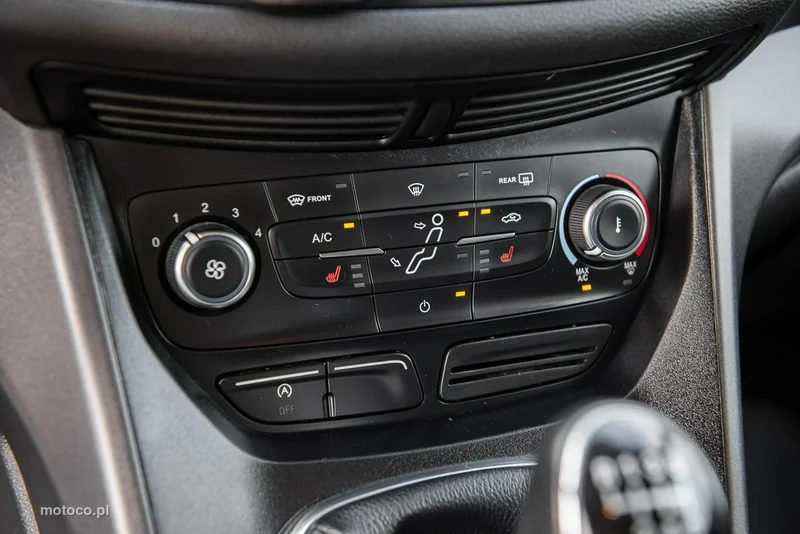 Ford C-Max II 22
