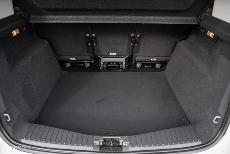 Ford C-Max II 26