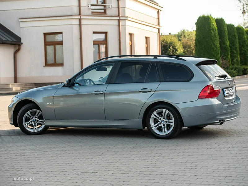 BMW Seria 3 E90 318 13