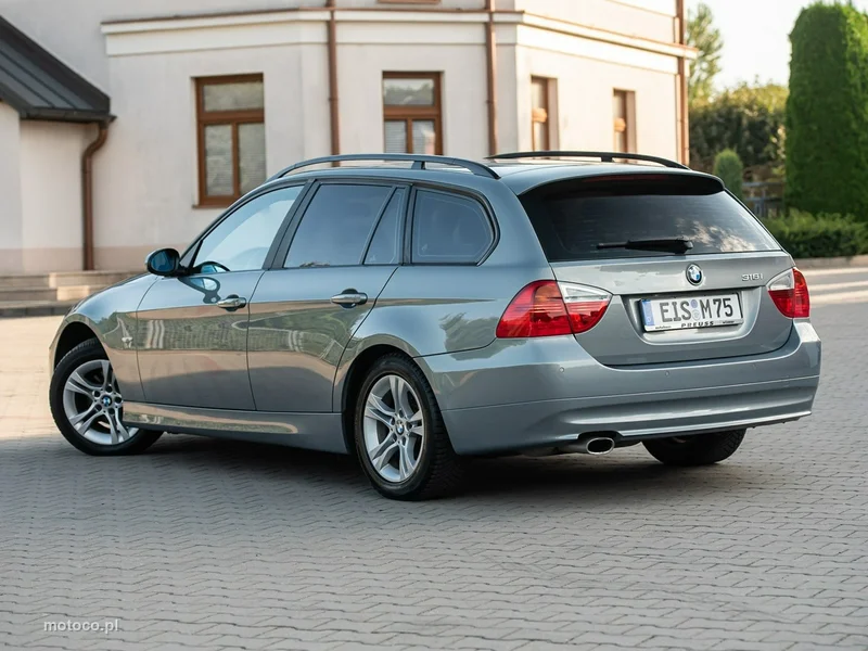 BMW Seria 3 E90 318 14