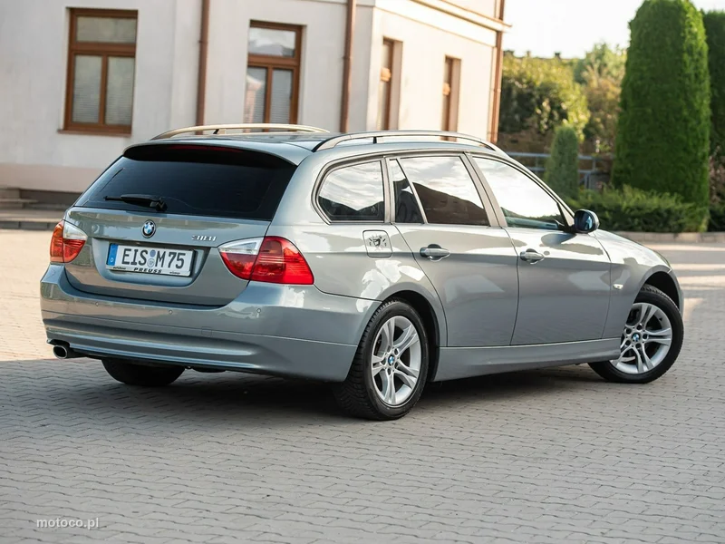 BMW Seria 3 E90 318 16