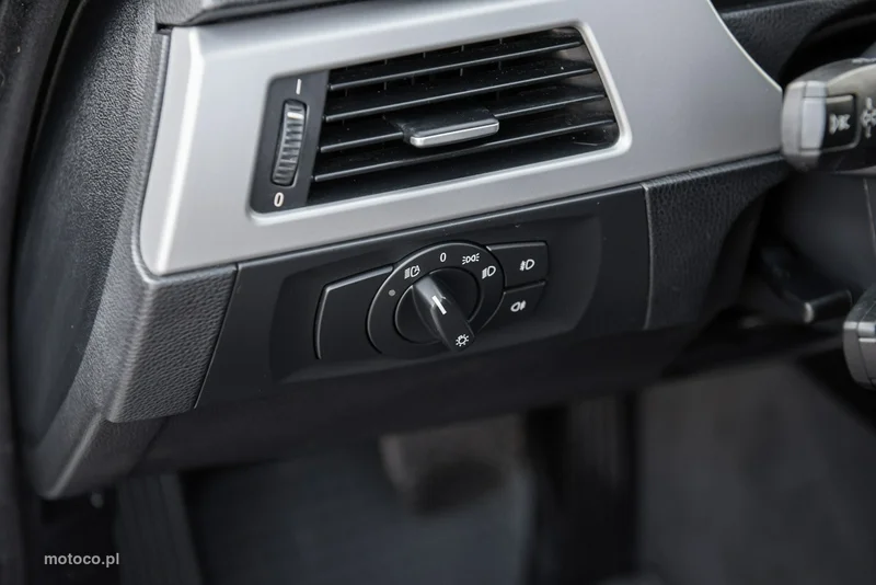 BMW Seria 3 E90 318 22