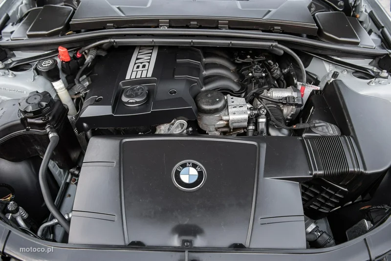 BMW Seria 3 E90 318 26