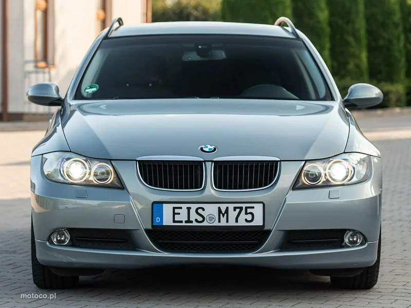 BMW Seria 3 E90 318 10