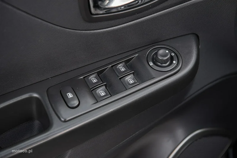 Renault Captur I 24