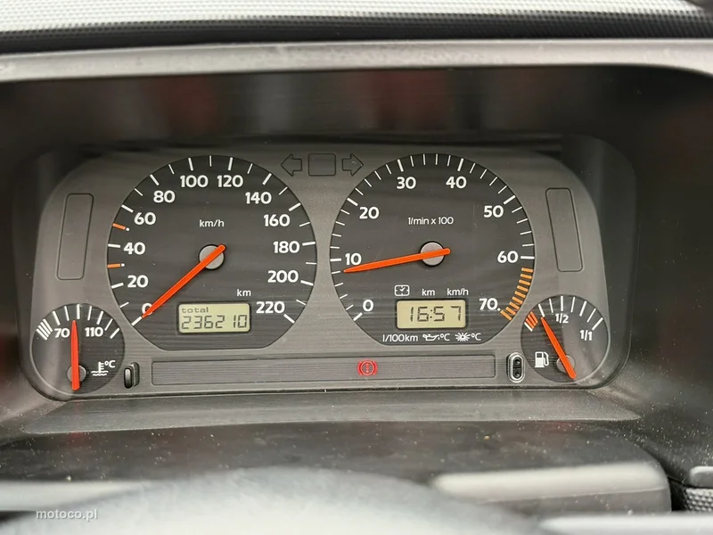 Volkswagen Golf Cabrio 29