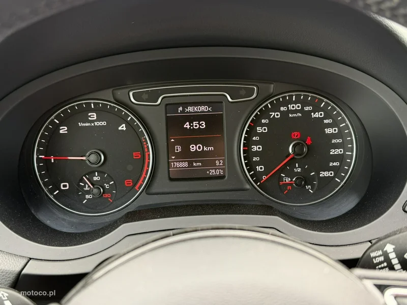 Audi Q3 8U 16