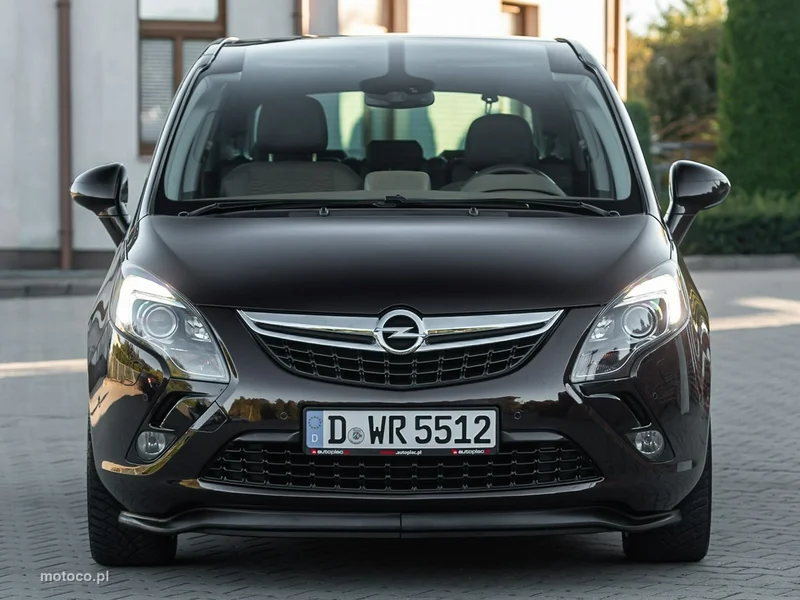 Opel Zafira C Tourer 12