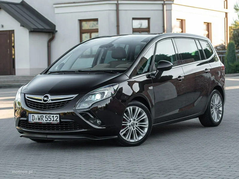 Opel Zafira C Tourer 13
