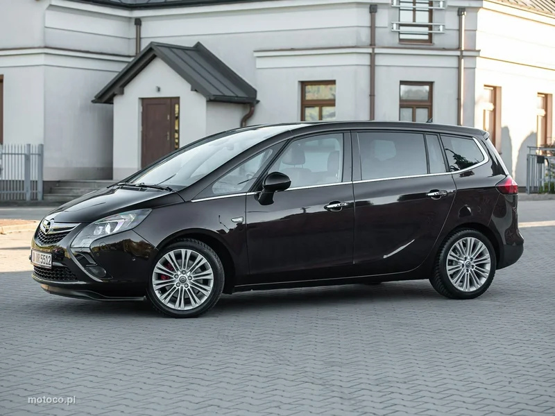 Opel Zafira C Tourer 14