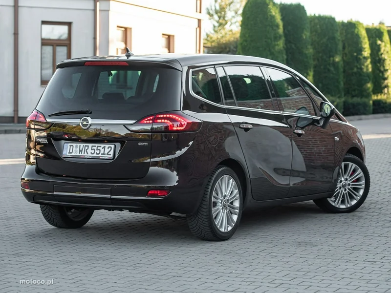 Opel Zafira C Tourer 18