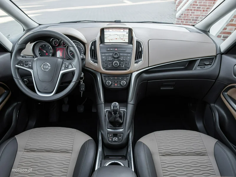 Opel Zafira C Tourer 5