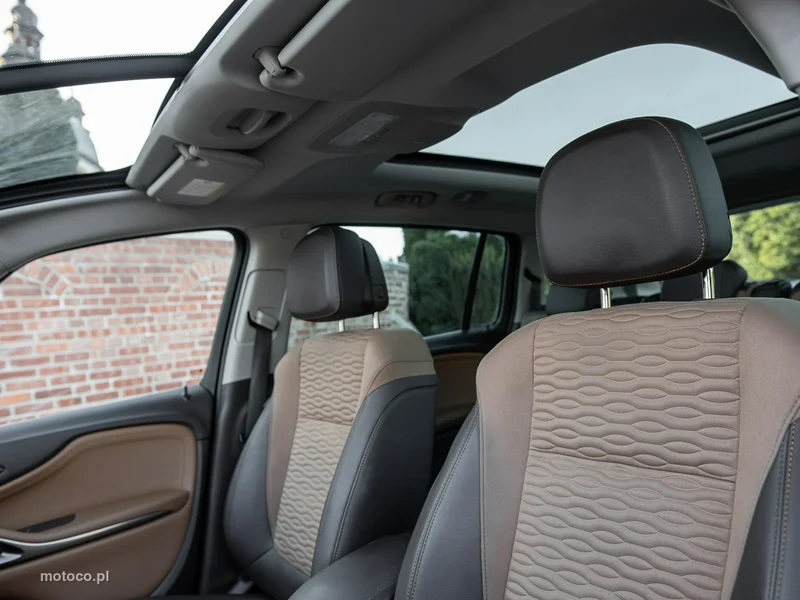 Opel Zafira C Tourer 6