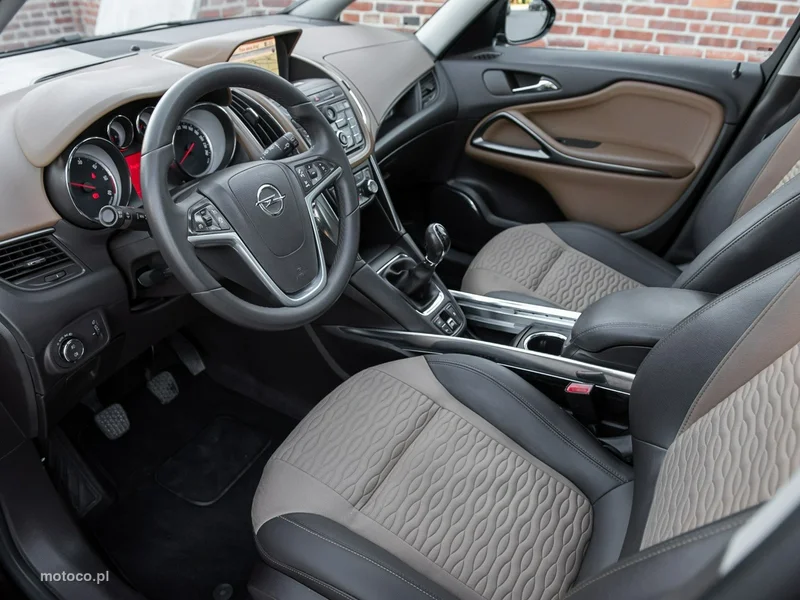 Opel Zafira C Tourer 7
