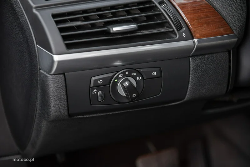 BMW X5 E70 28