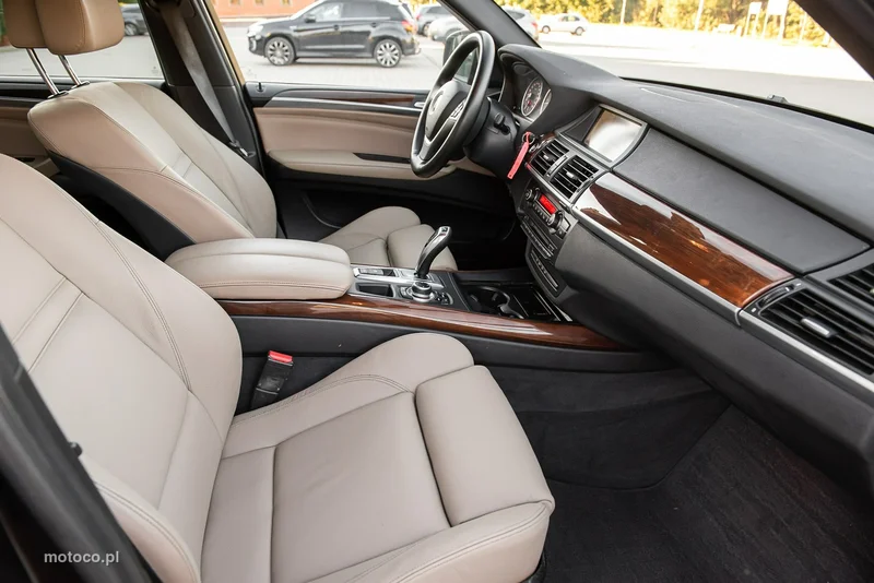 BMW X5 E70 10