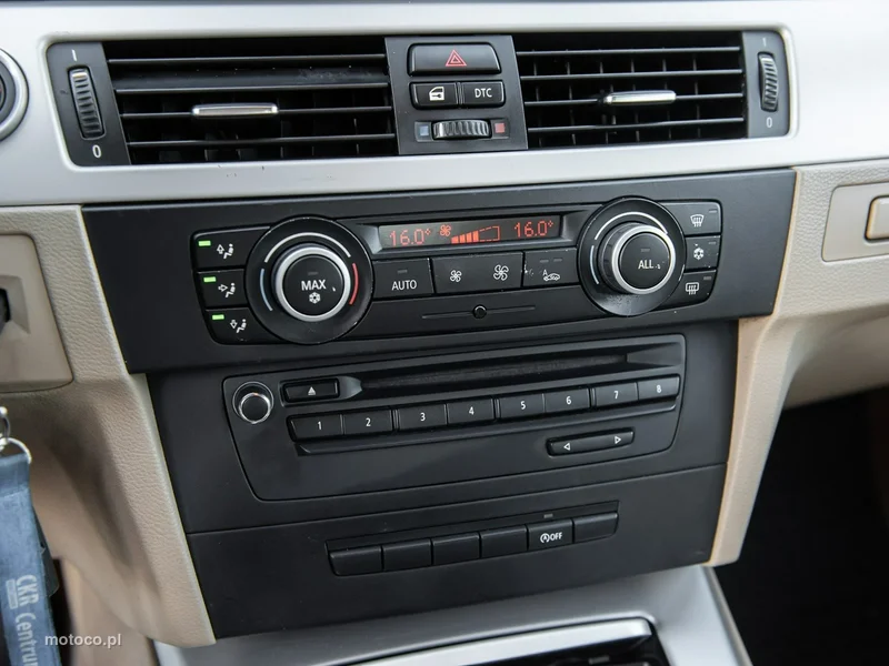 BMW Seria 3 E90 318 22
