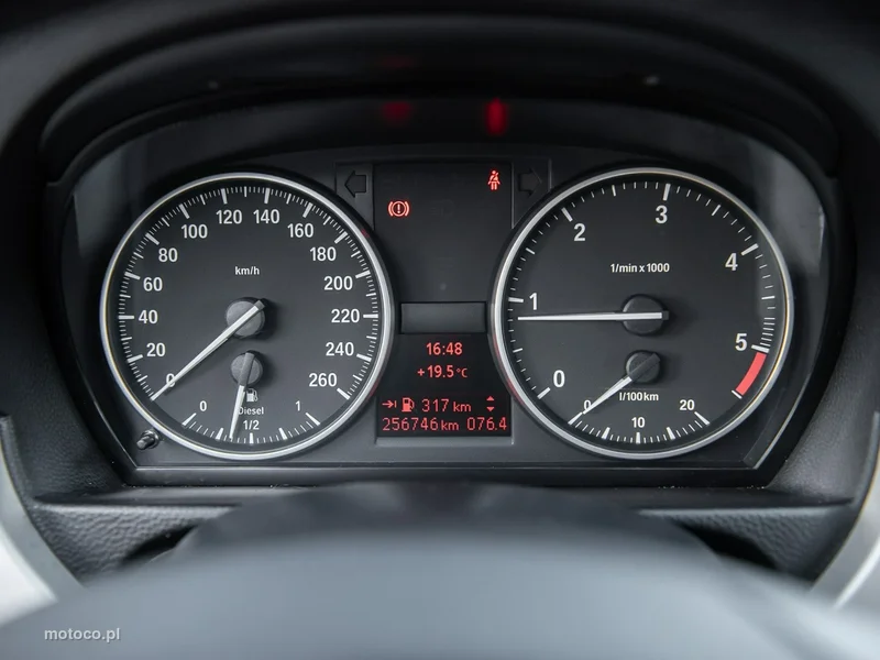 BMW Seria 3 E90 318 27