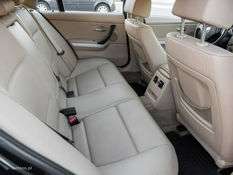 BMW Seria 3 E90 318 8