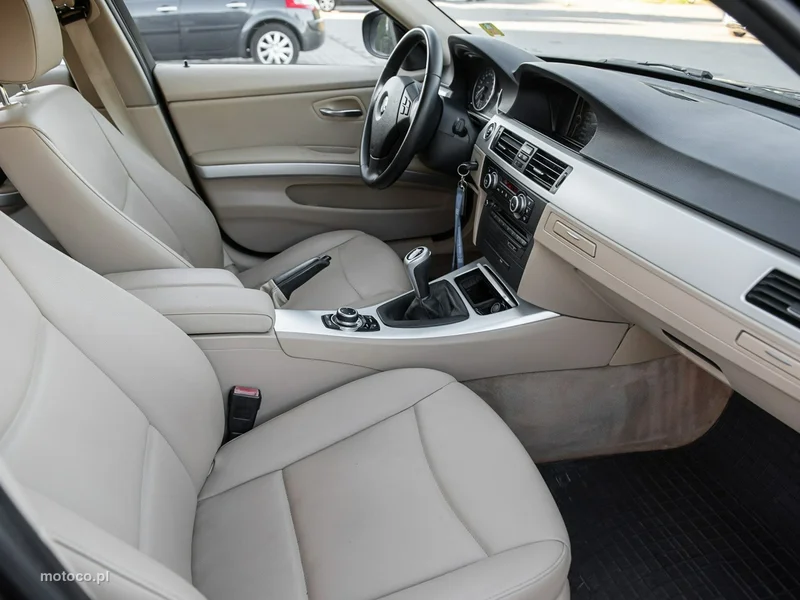 BMW Seria 3 E90 318 9