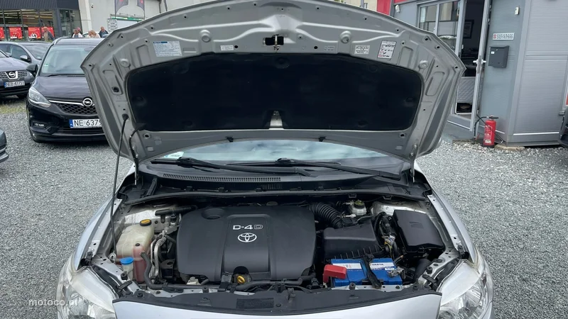 Toyota Corolla E140/E150 13