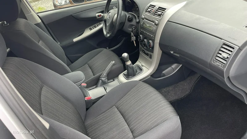 Toyota Corolla E140/E150 15
