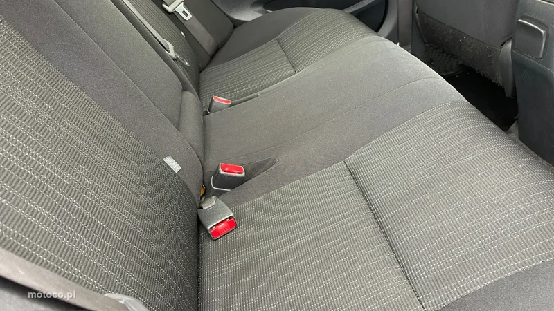 Toyota Corolla E140/E150 17