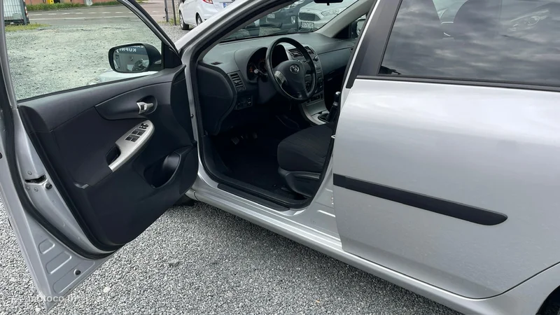 Toyota Corolla E140/E150 20