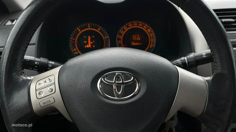 Toyota Corolla E140/E150 22