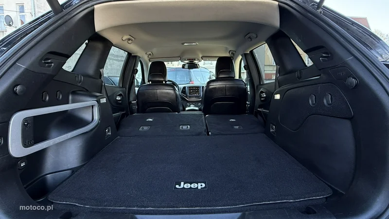 Jeep Cherokee 6