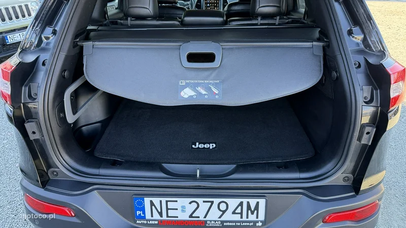 Jeep Cherokee 8