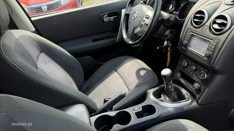 Nissan Qashqai+2 17