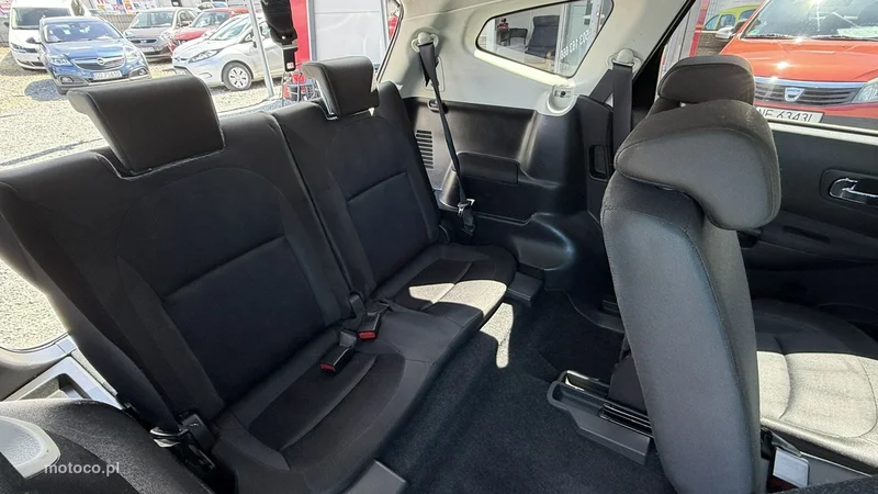 Nissan Qashqai+2 19