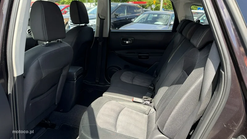 Nissan Qashqai+2 21