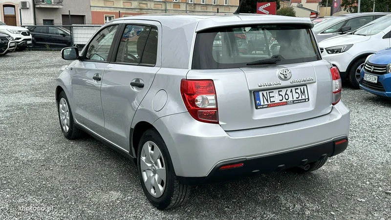 Toyota Urban Cruiser 8